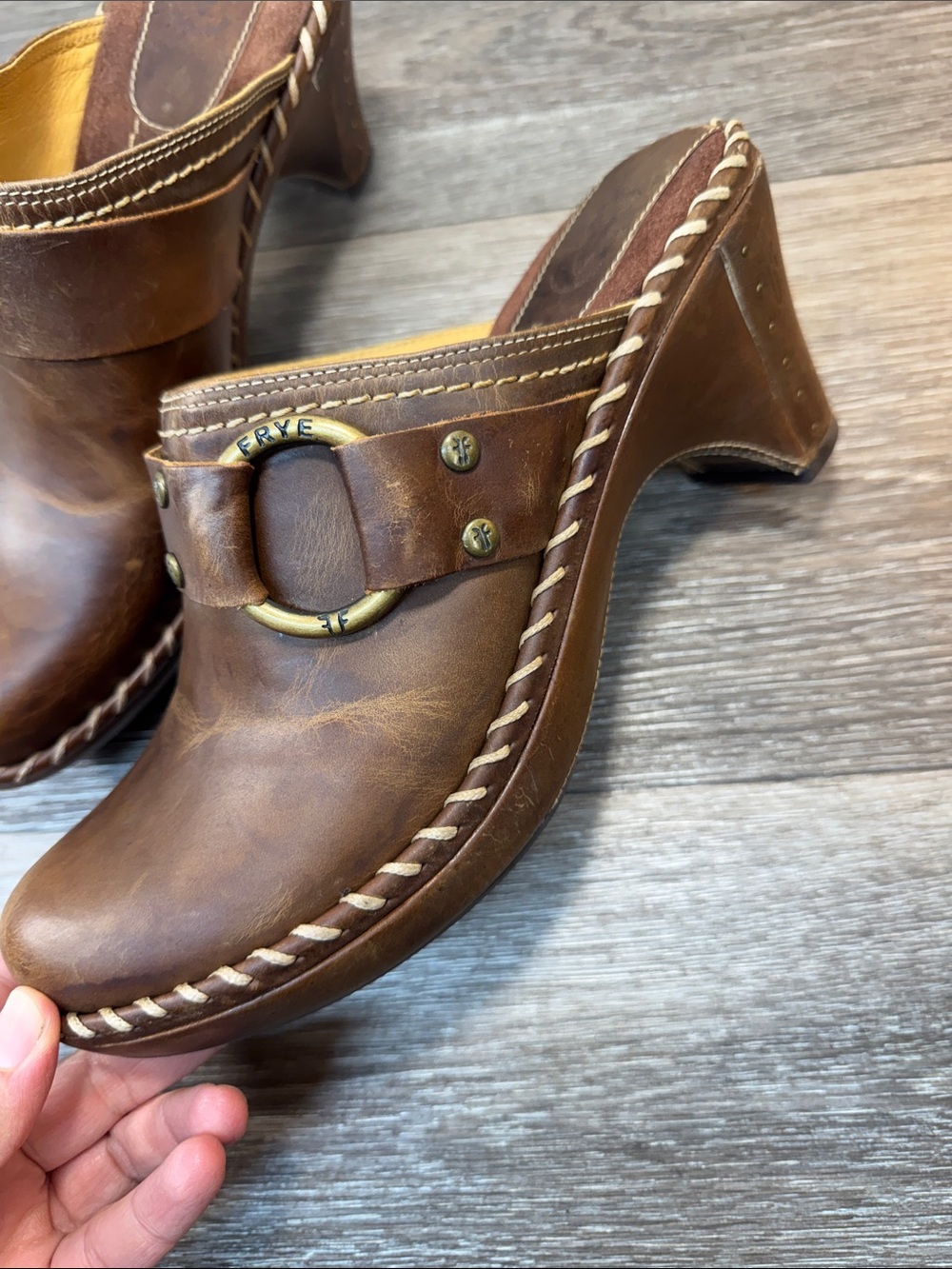 Frye Cognac Brown Leather Buckle Mule Clogs woman’s SZ 10 (h202) - Picture 2 of 10
